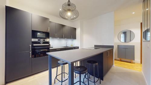 Augustins Apartment | Beautiful modern apartment with balcony in Geneva