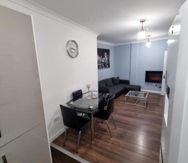 Stratford Apartment | Beautiful Modern Apartment on Wick Lane