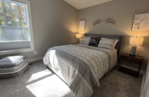 Lenoir City House | Beautiful Modern Cabin, Great Location. Monthly Discount Available!