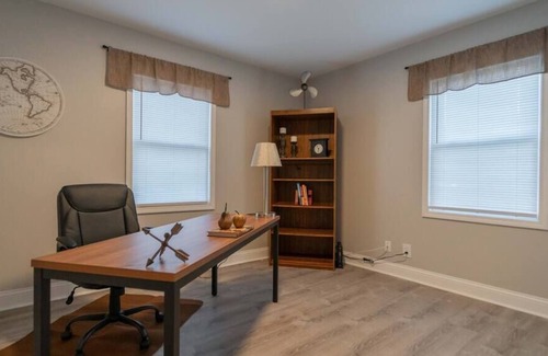 Hobart House | Beautiful Modern Home with Space to Entertain!
