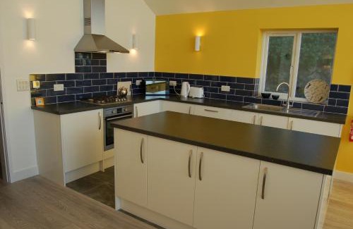 Trearddur Bay Villa | Beautiful, Modern Villa 5 mins walk from the Stunning Bay at Trearddur