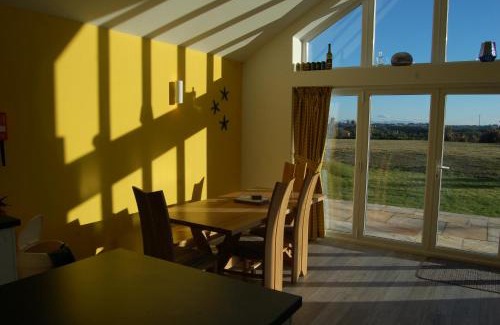 Trearddur Bay Villa | Beautiful, Modern Villa 5 mins walk from the Stunning Bay at Trearddur