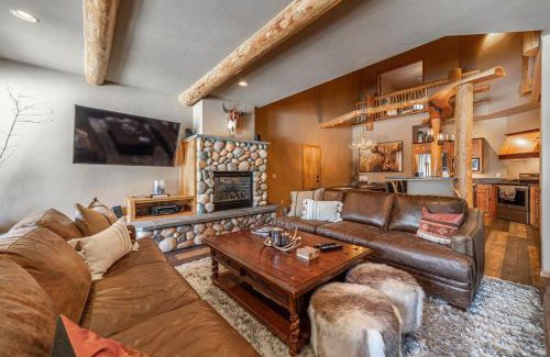 Whitefish House | Beautiful Mountain Modern Home 4Bedroom Spa
