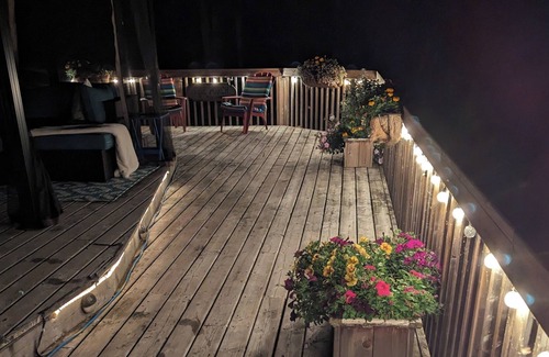 Bala Cottage | Beautiful Muskoka cottage with sandy beach, campfire and hotub!