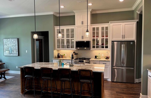 Hot Springs Village House | Beautiful New 4-bedroom home on Granada Golf Course in Hot Springs Village.