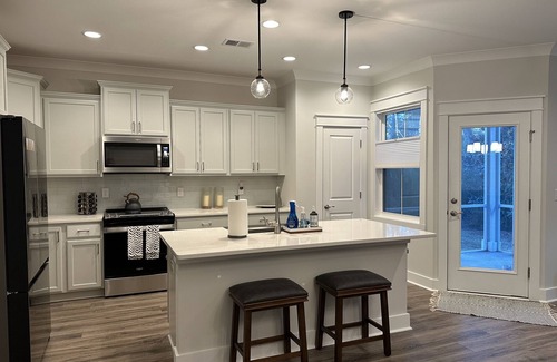 Hilton Head House | Beautiful new townhome- fall getaway discounts!