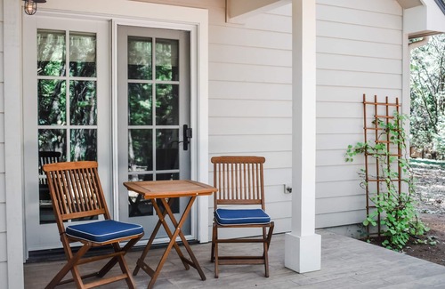 Nevada City Cottage | Beautiful new cottage, nestled in the woods, just 2 miles from downtown