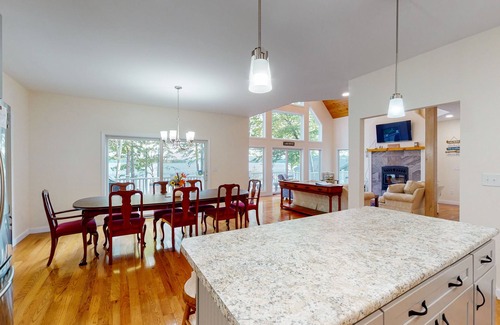 Moultonborough House | Beautiful Newer Winnipesaukee Waterfront Home for 10 5 Bedrooms 4 Baths
