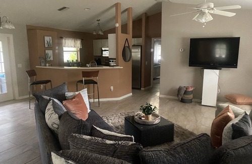 North Port House | Beautiful newly decorated and furnished private home. Fits any personality!