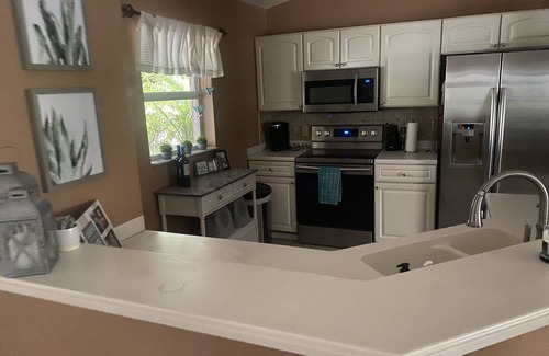 North Port House | Beautiful newly decorated and furnished private home. Fits any personality!