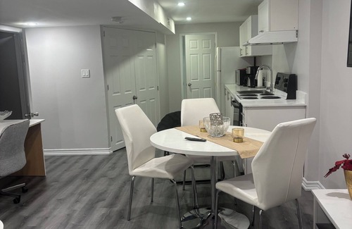 Churchill Meadows Apartment | Beautiful, newly renovated, very well maintained and clean studio basement,