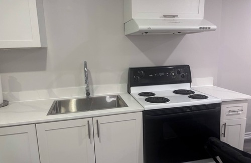 Churchill Meadows Apartment | Beautiful, newly renovated, very well maintained and clean studio basement,