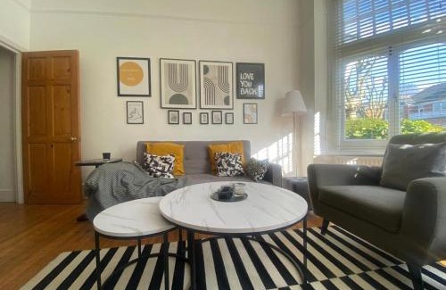 Fortis Green Apartment | Beautiful one bed garden flat in Muswell hill