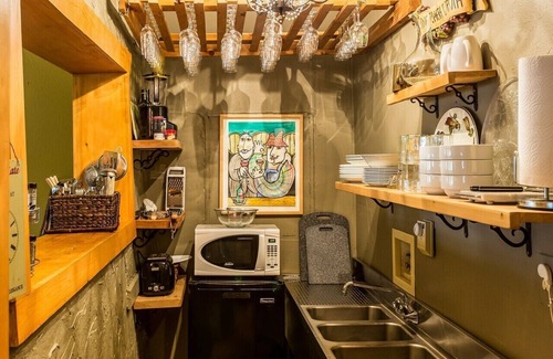Minturn Apartment | Beautiful & One-of-a-Kind Downtown Minturn Apartment. Minutes to Vail.