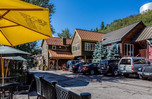 Minturn Apartment | Beautiful & One-of-a-Kind Downtown Minturn Apartment. Minutes to Vail.