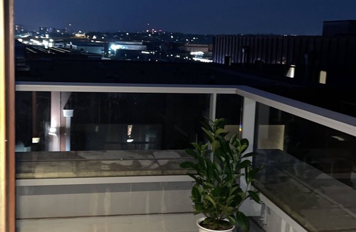 Cricklewood Apartment | Beautiful Penthouse in a Gated Community with Private Gym, Near Train Station