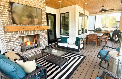 Grovetown House | BEAUTIFUL, pet friendly custom home with lake view - Perfect MASTERS getaway!