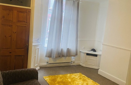 Bury Apartment | Beautiful portable single room in an apartment
