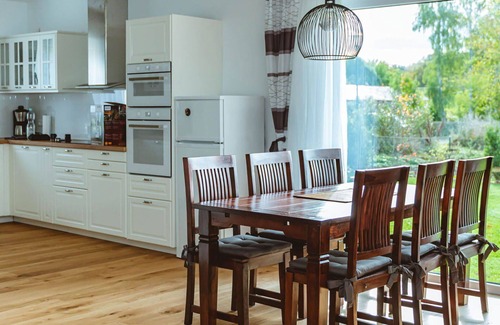 Hessenburg House | Beautiful private villa for 6 guests with WIFI, TV and terrace