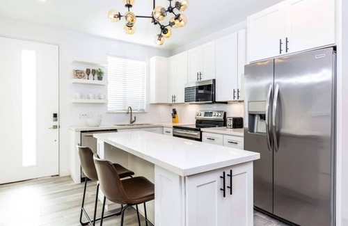Grace Bay Apartment | Beautiful Property- Walk to Beach! -CV41-1