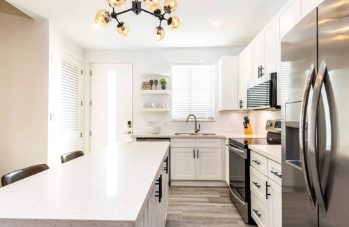 Grace Bay Apartment | Beautiful Property- Walk to Beach! -CV41-1