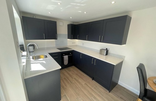 Dinas Powys House | Beautiful Private Detached 1-bed Bungalow