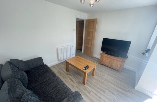 Dinas Powys House | Beautiful Private Detached 1-bed Bungalow