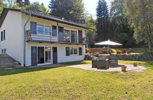 Gutach im Breisgau House | Beautiful private villa for 7 people with WIFI, TV, patio, pets allowed, panoramic view and park.
