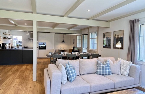 Loffingen House | Beautiful private villa for 8 people with WIFI, TV, patio and pets allowed