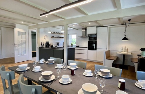 Loffingen House | Beautiful private villa for 8 people with WIFI, TV, patio and pets allowed