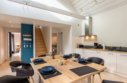 Kerlouet House | Beautiful private villa for 5 guests with WIFI, TV, terrace and parking