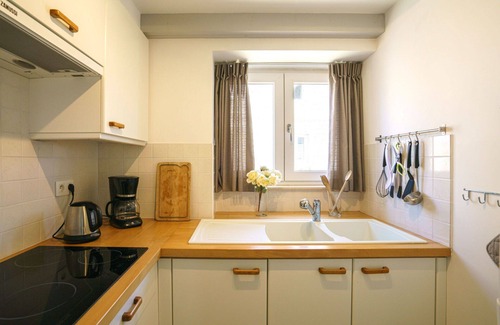 Plogoff House | Beautiful private villa for 4 guests with TV, terrace and pets allowed