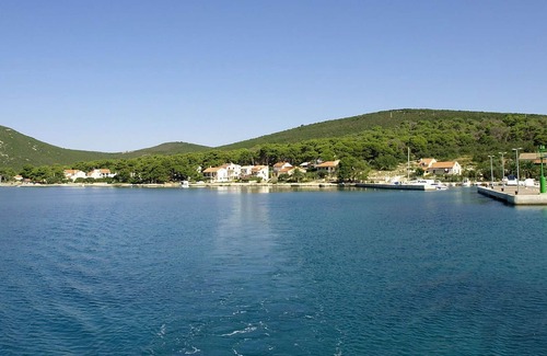 Molat House | Beautiful private villa for 6 people with WIFI, private pool, A/C, TV, patio and parking