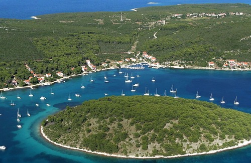 Molat House | Beautiful private villa for 6 people with WIFI, private pool, A/C, TV, patio and parking