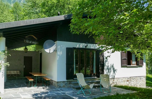 Olivone House | Beautiful private villa for 6 people with WIFI, TV, patio and pets allowed