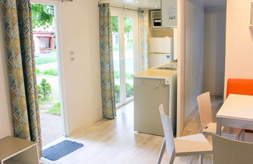 Dolni Pocernice House | Beautiful private villa for 6 guests with WIFI, pool, terrace, pets allowed and parking