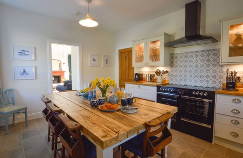 Lerags Villa | Beautiful private villa for 10 guests with hot tub, WIFI, TV, patio, pets allowed and panoramic .