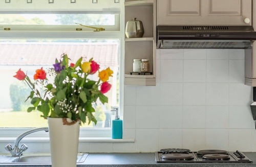 Liskeard House | Beautiful private villa for 4 guests with WIFI, TV and patio