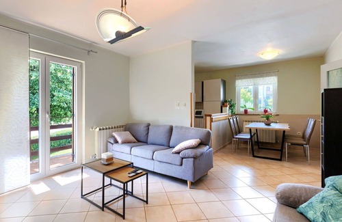 Pican House | Beautiful private villa for 6 people with A/C, private pool, WIFI, TV, patio and pets allowed