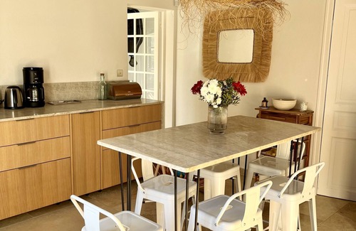 Arles House | Beautiful Provencal country house, between Arles and Alpilles, sleeps 6-7