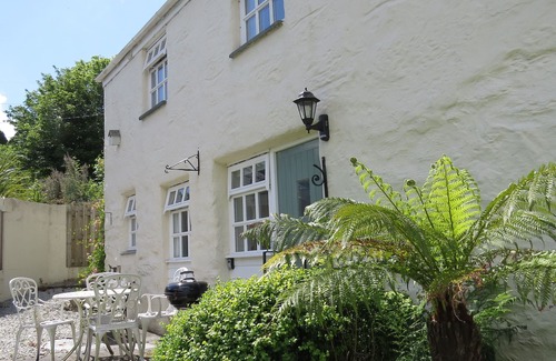 Truro House | Beautiful Quiet Rural Character Cottage In The Heart Of Cornwall.