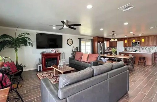 California City House | Beautiful quiet luxurious home with an amazing Desert view.