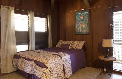 Waialae Iki Ridge Apartment | Beautiful redwood master bedroom suite apartment , Quiet, Close to everything