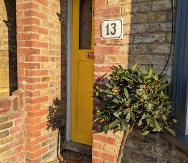 Whitstable House | Beautiful seaside Willow Cottage hosted by Whitstable-Holidays