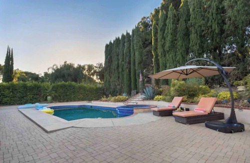 Granada Hills North House | Beautiful Secluded Home