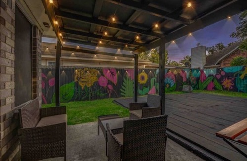 Mission Glen Estates House | Beautiful Silver Spring Home in Houston Southwest