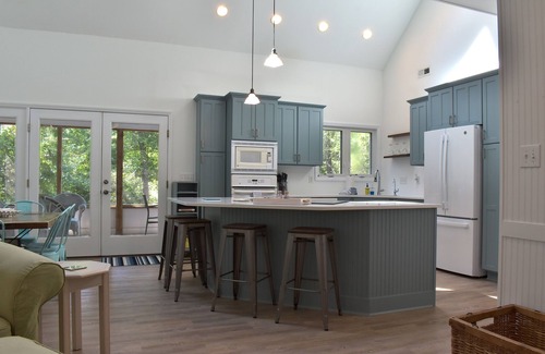 Pine Knoll Shores House | Beautiful Sound Side Home w/Private Beach Access (Hawthorne Haven)