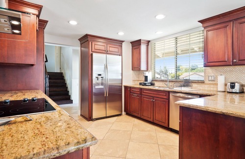 Mission Viejo House | Beautiful, spacious home with private hot tub, putting green, basketball and BBQ