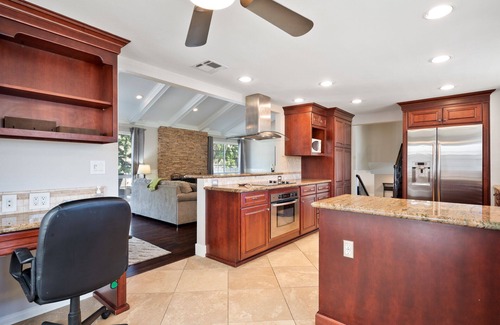 Mission Viejo House | Beautiful, spacious home with private hot tub, putting green, basketball and BBQ