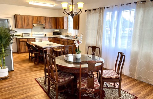 Hilo House | Beautiful Spacious 3 bedroom house in Charming Hilo. Close to everything. 1150sq
